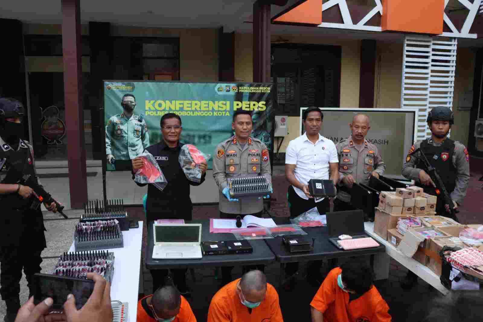 Polres Probolinggo Kota Berhasil Menangkap Sindikat Penjual Kode OTP Kartu Seluler ke Rusia