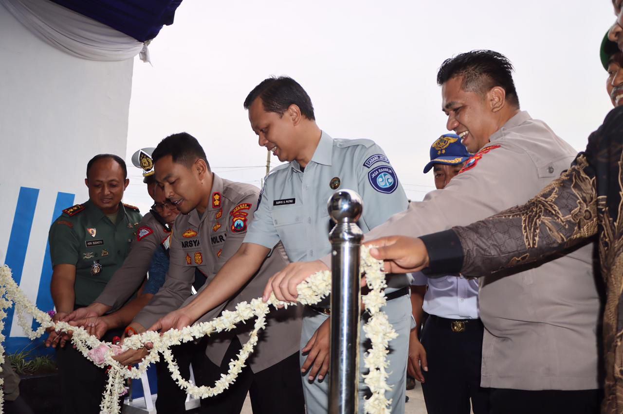 Jelang Lebaran, Kapolres Probolinggo Resmikan Bangunan Baru Pos Lalu Lintas di Exit Tol Leces