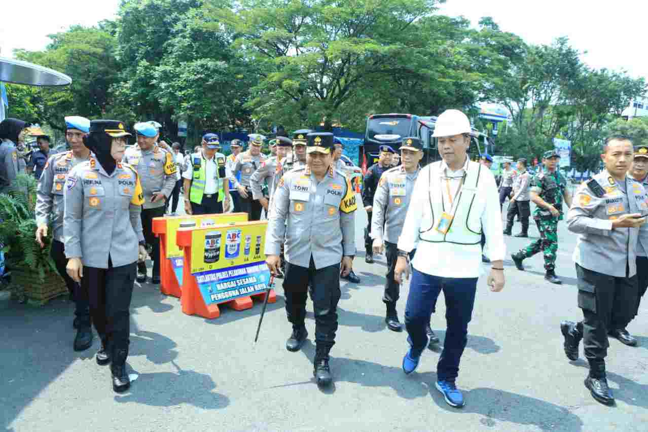 Ops Ketupat Semeru 2023, Kapolda Jatim Cek Pospam dan Posyan di Surabaya Raya