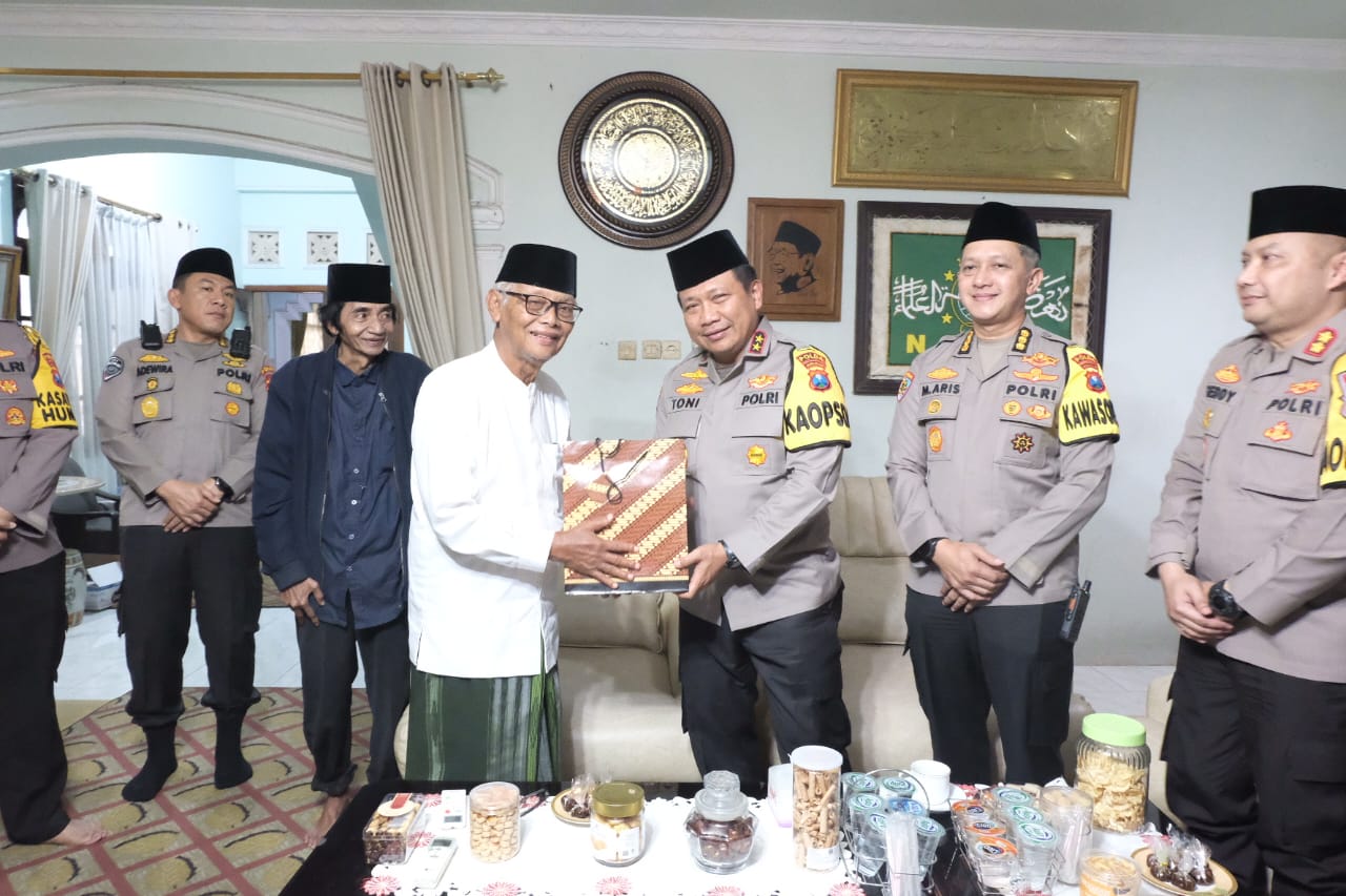 Pengasuh Ponpes Assa'idiyyah Apresiasi Strategi Polda Jatim Dalam Ops Ketupat 2023