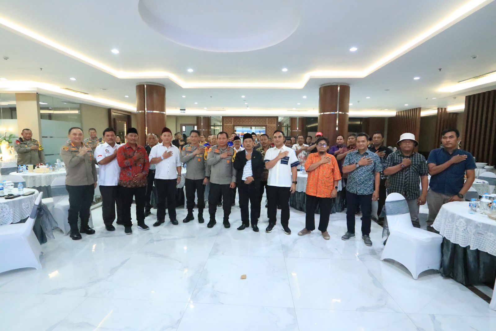 Kapolda Jatim Silaturahmi dengan Perwakilan Serikat Buruh se-Jawa Timur Jelang Peringatan May Day