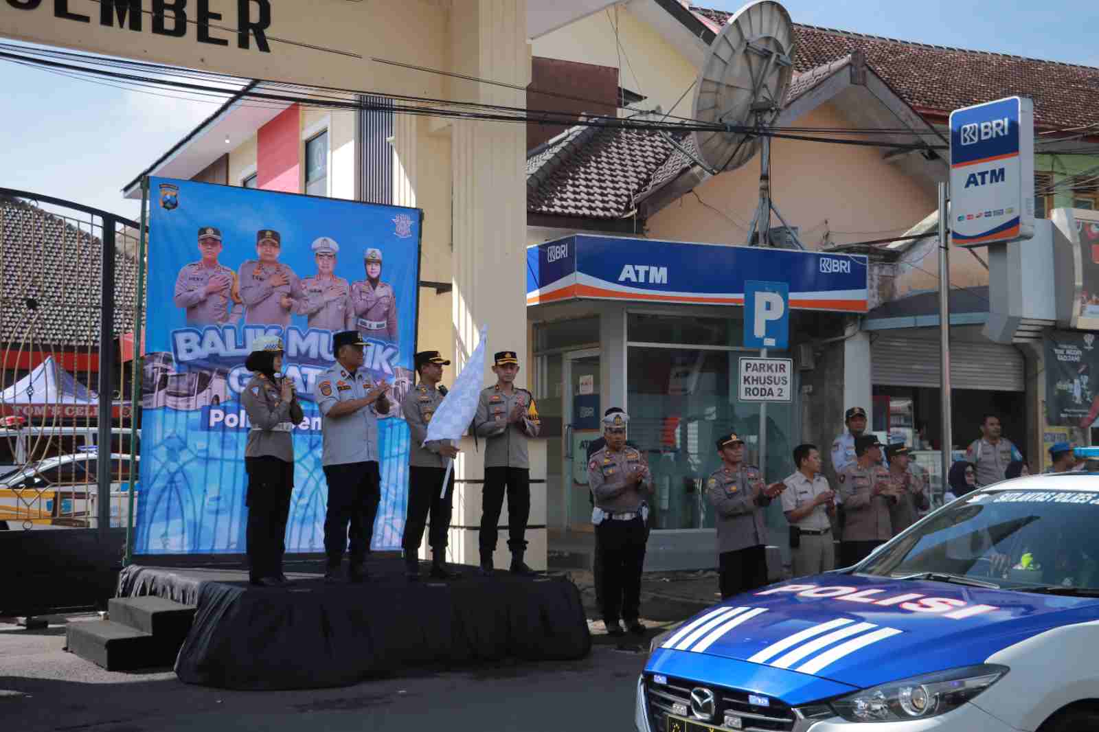 Polda Jatim Gelar Balik Mudik Gratis, Polres Jember Berangkatkan Empat Bus