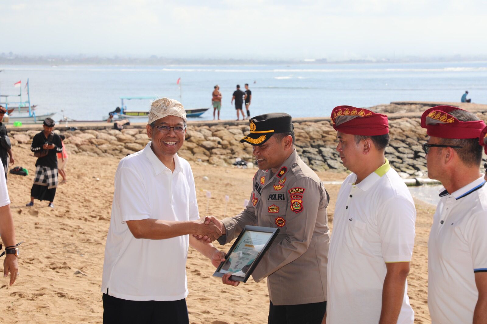 Polsek Kintamani Terima Penghargaan Dari Menteri Lingkungan Hidup dan Kehutan RI