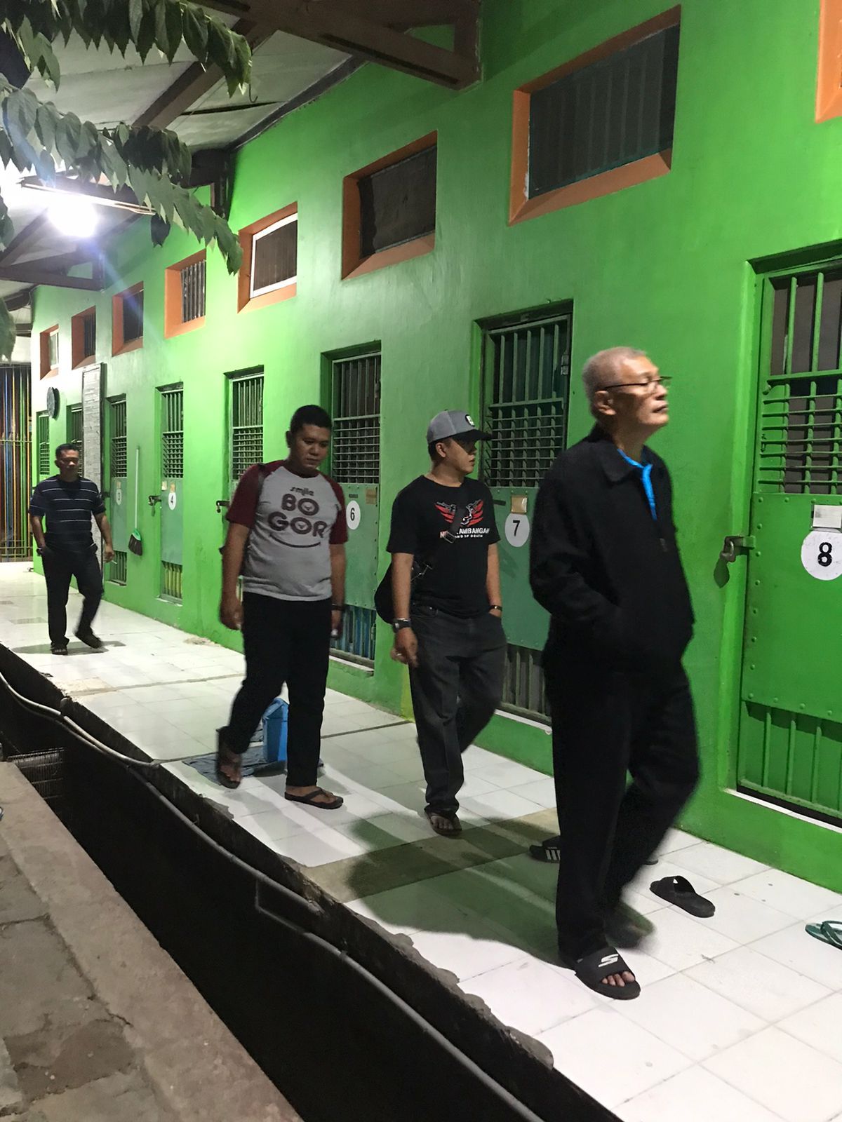 Cegah Gangguan Kamtib, Kepala Lapas Pamekasan lakukan Kontrol Keliling Malam Hari