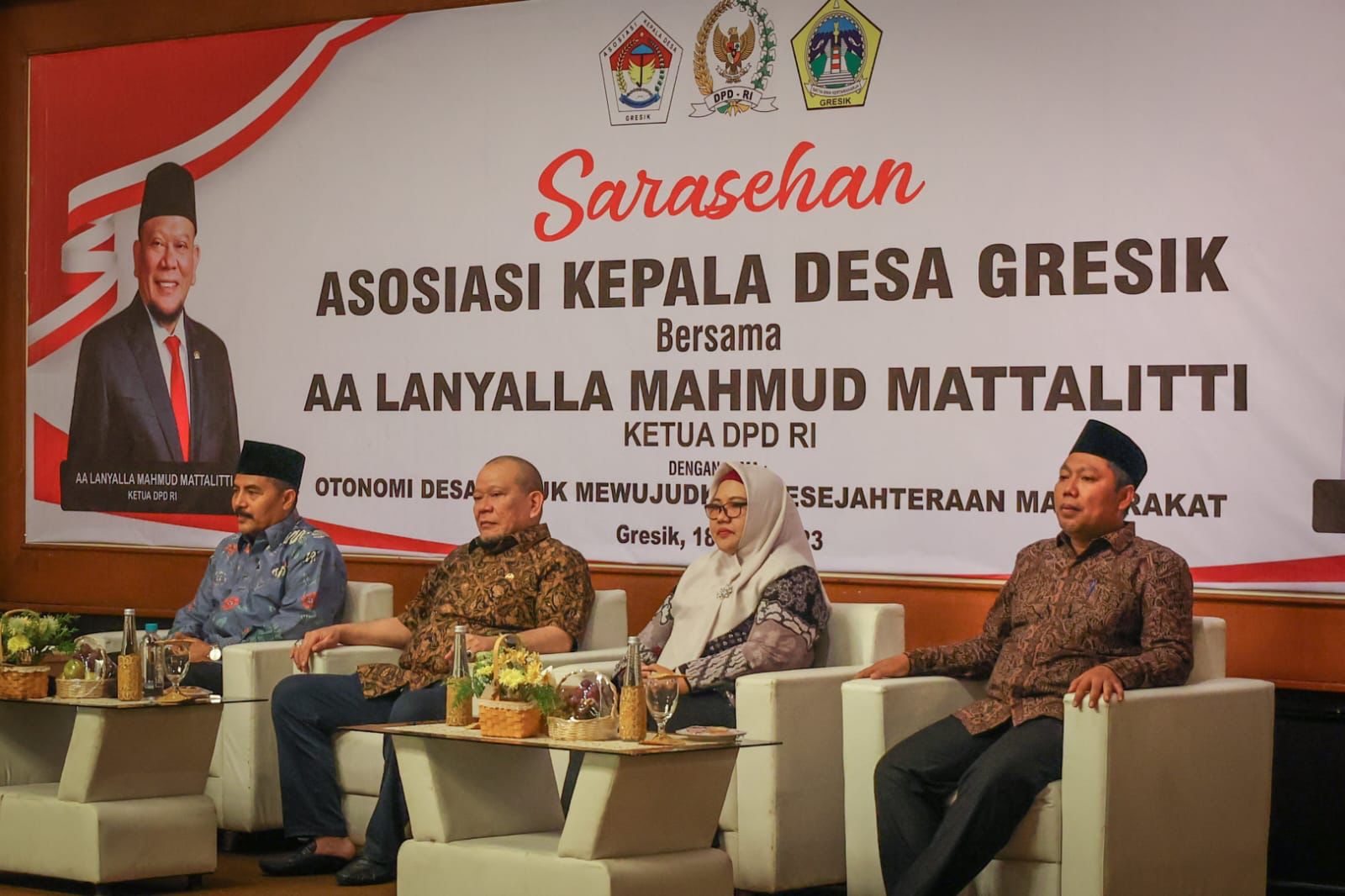 Depan Para Kades Gresik, Ketua DPD RI Paparkan Cara Desa Menjadi Kekuatan Ekonomi