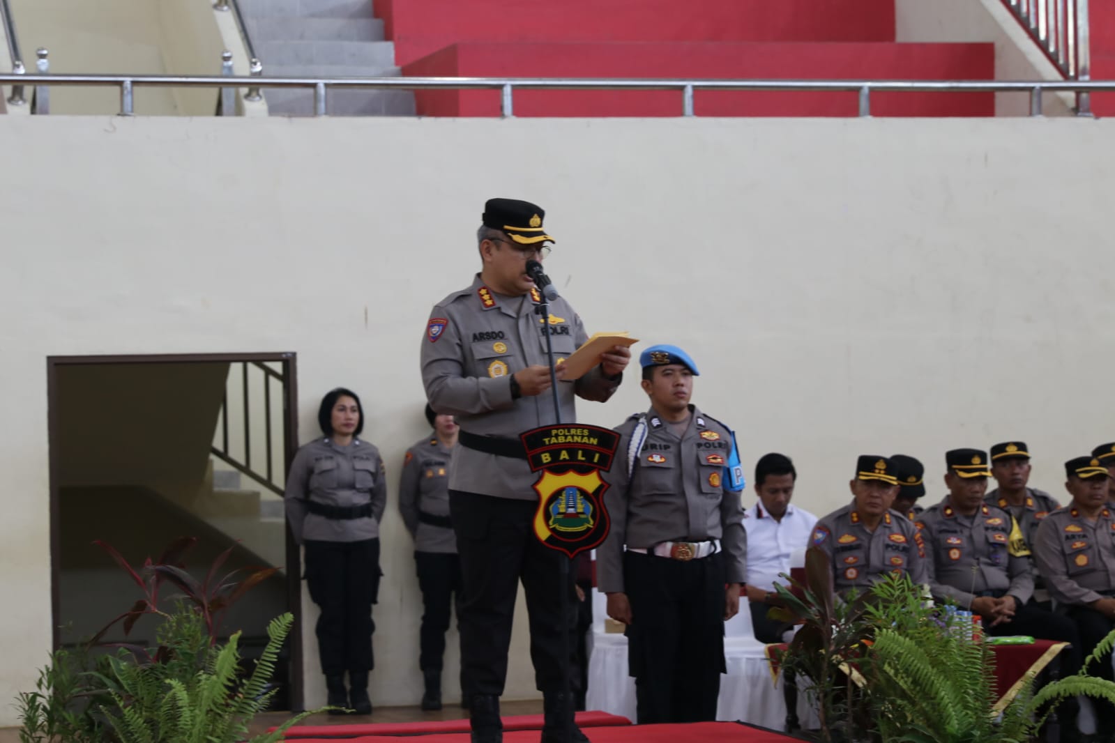 Tingkatkan Harkamtibmas, Polda Bali Lantik Polisi Banjar