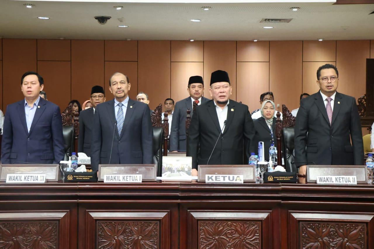 Dihadiri Raja-Raja Nusantara, Sidang Paripurna DPD RI Sepakati Penguatan Sistem Bernegara