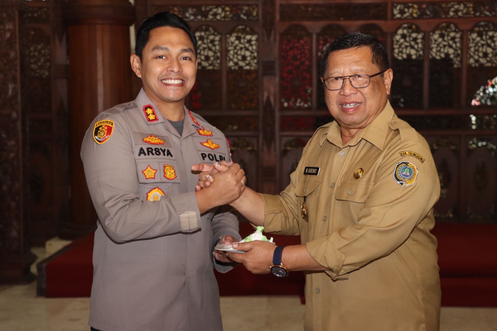 Awali Tugas Kapolres Tulungagung Beri Surprise di Hari Ultah Bupati